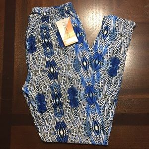 Curvy Printed Leggings